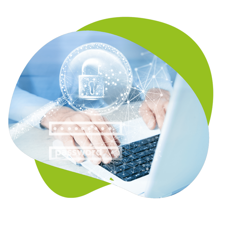 Datensicherung bei Emcomy. Hände am Laptop mit Schlossymbol.